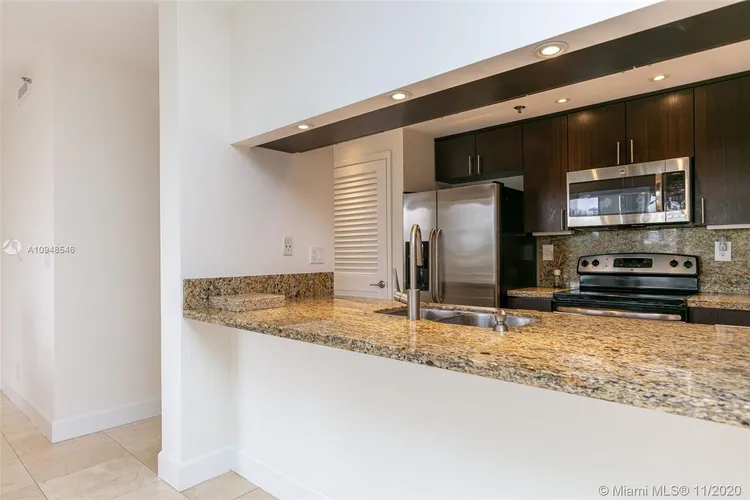 Villa Regina Condo #207 image #16