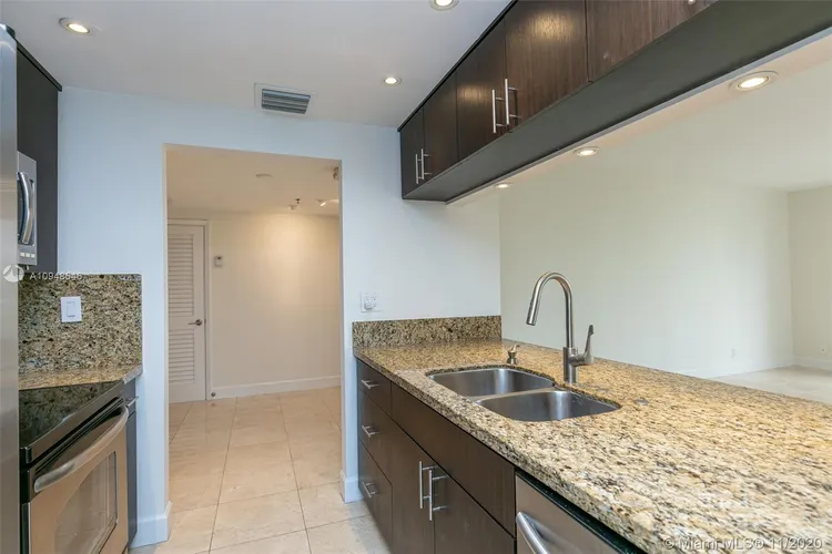 Villa Regina Condo #207 image #17