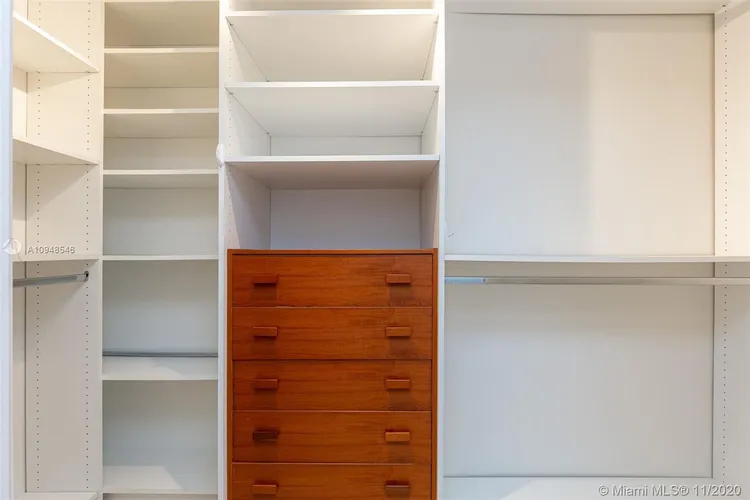 Villa Regina Condo #207 image #23