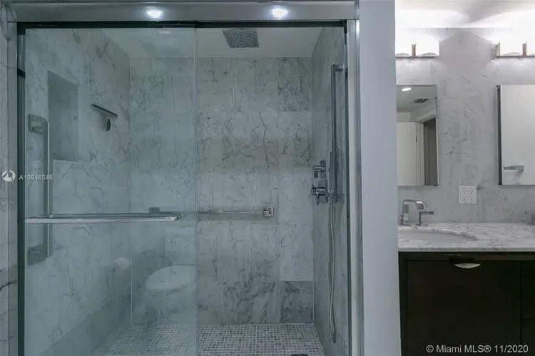 Villa Regina Condo #207 image #24