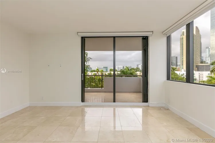 Villa Regina Condo #207 image #28