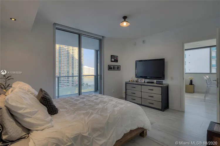 Brickell House #1209 image #19