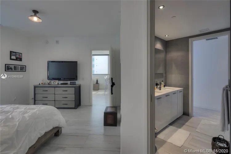 Brickell House #1209 image #20