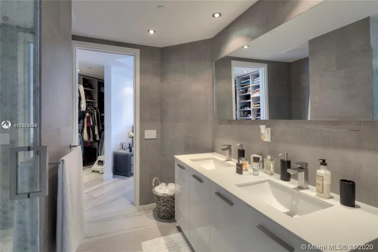 Brickell House #1209 image #22