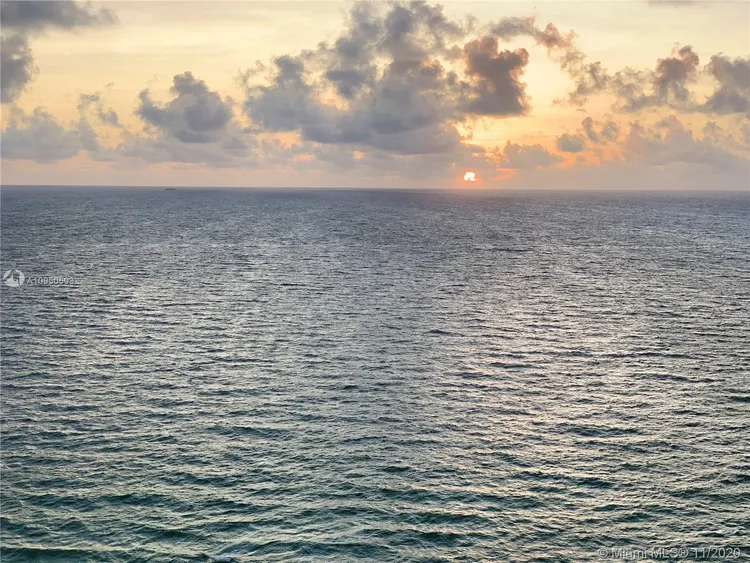 La Gorce #2502 image #12