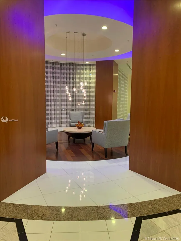 La Gorce #2502 image #15