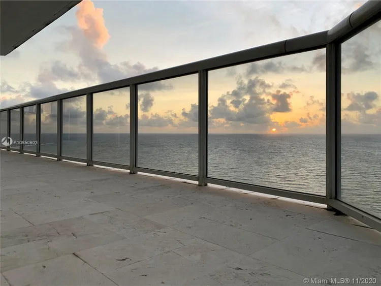 La Gorce #2502 image #17