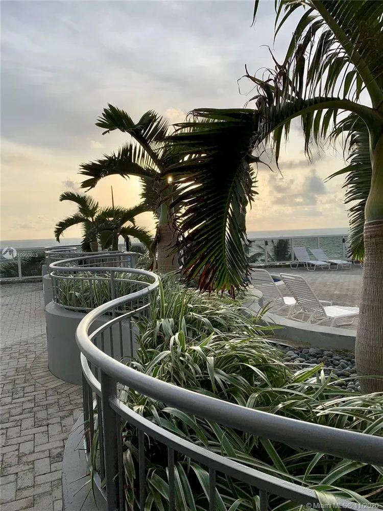 La Gorce #2502 image #6