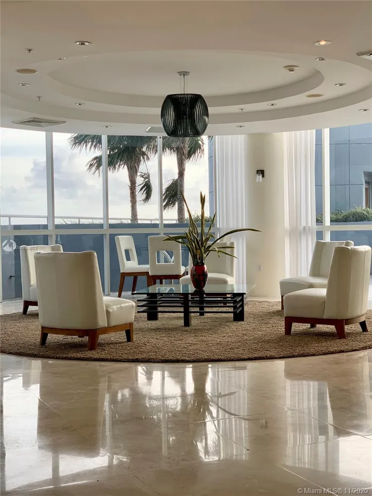 La Gorce #2502 image #8