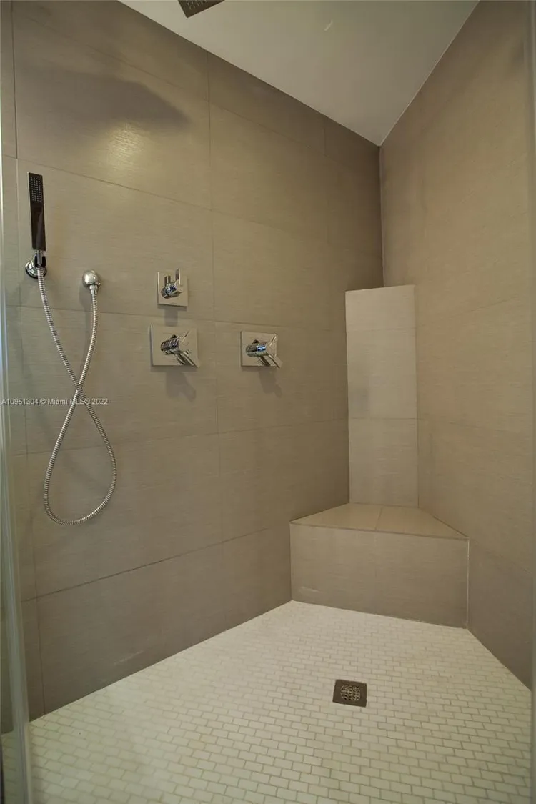 Portofino Tower #806 image #13