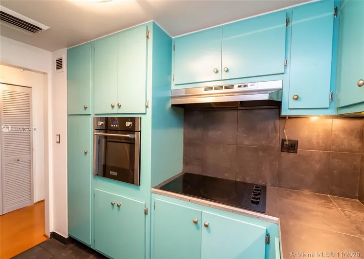 Bay Park Towers #506 image #12