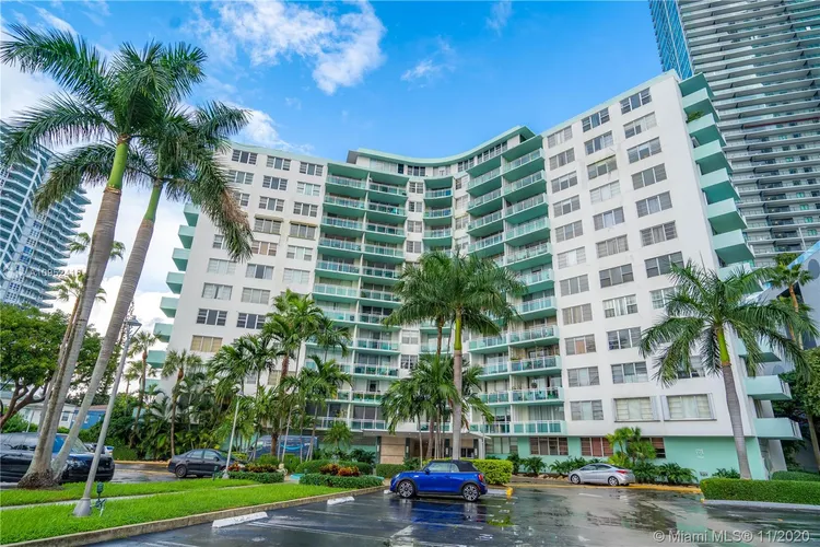 Bay Park Towers #506 image #28