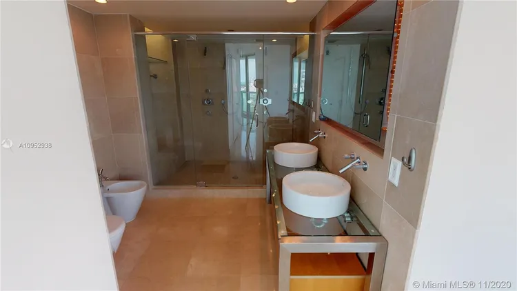 6000 INDIAN CREEK #20D image #18