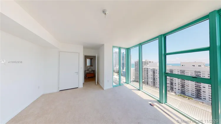 6000 INDIAN CREEK #20D image #23