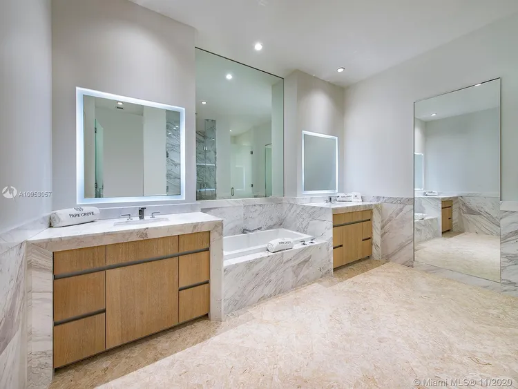 Two Park Grove #9A image #10