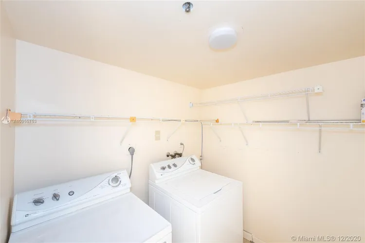 Grove Towers #P1-E image #14