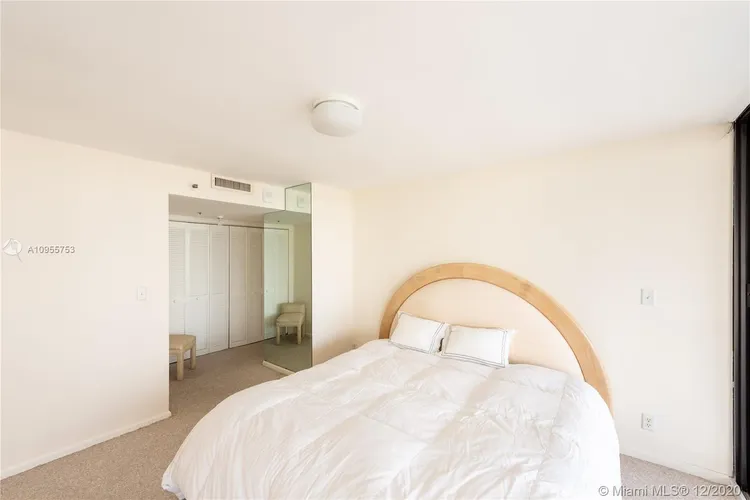 Grove Towers #P1-E image #16