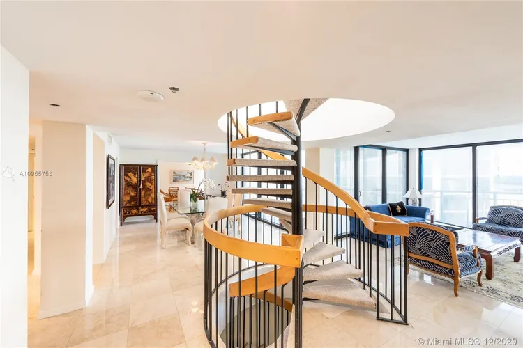 Grove Towers #P1-E image #6