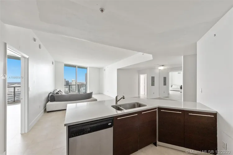 Quantum on the Bay #5004 image #12