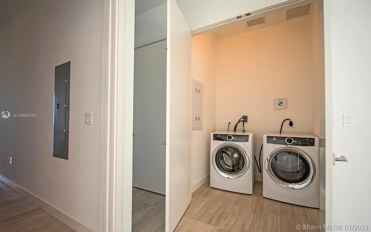 Two Park Grove #14B image #31