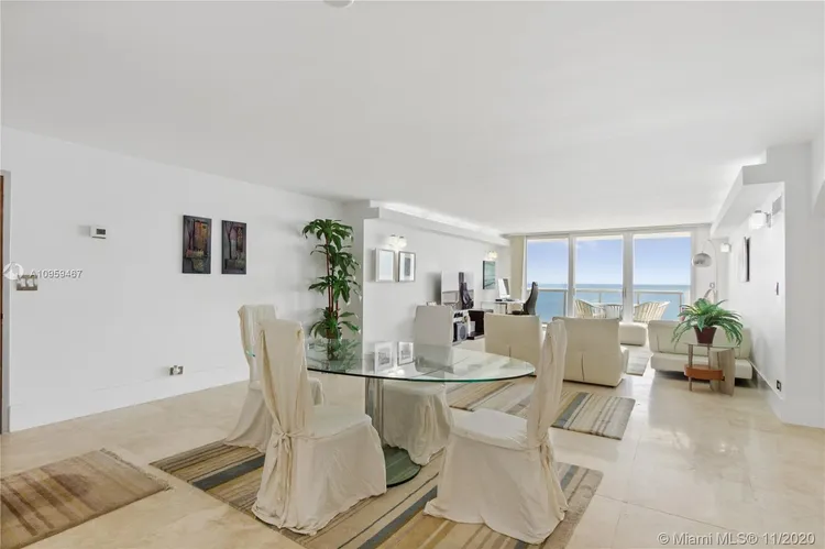 Maison Grande #1018 image #16