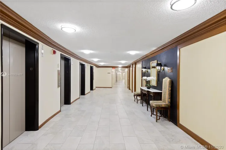 Maison Grande #1018 image #25