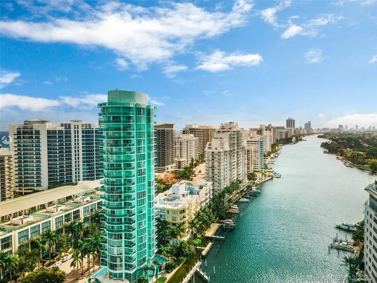 6000 INDIAN CREEK #21C image #26