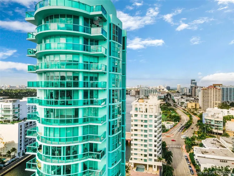 6000 INDIAN CREEK #21C image #27