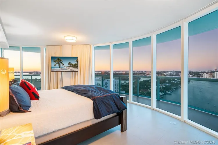 6000 INDIAN CREEK #21C image #29