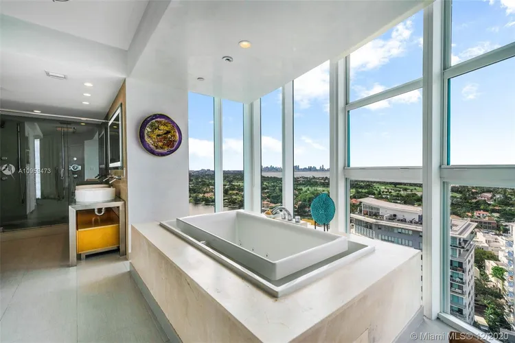 6000 INDIAN CREEK #21C image #33