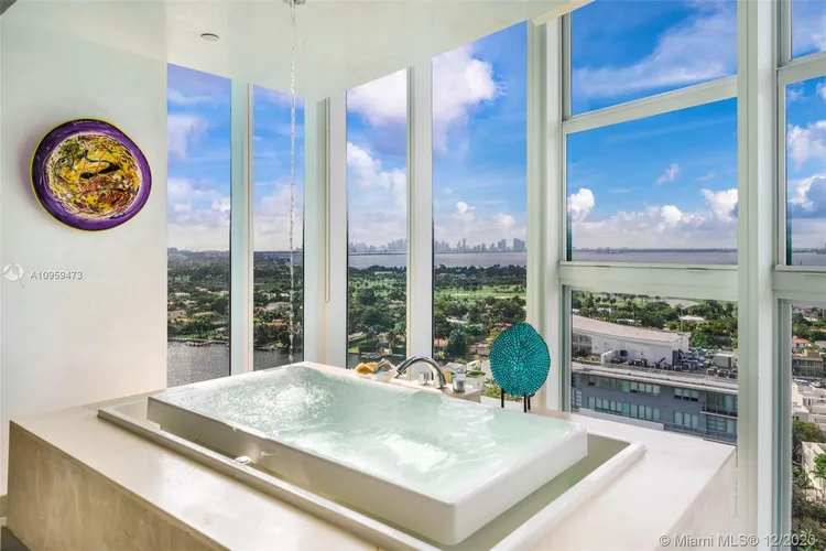 6000 INDIAN CREEK #21C image #35