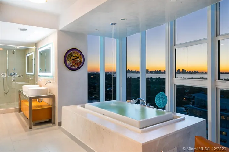 6000 INDIAN CREEK #21C image #38