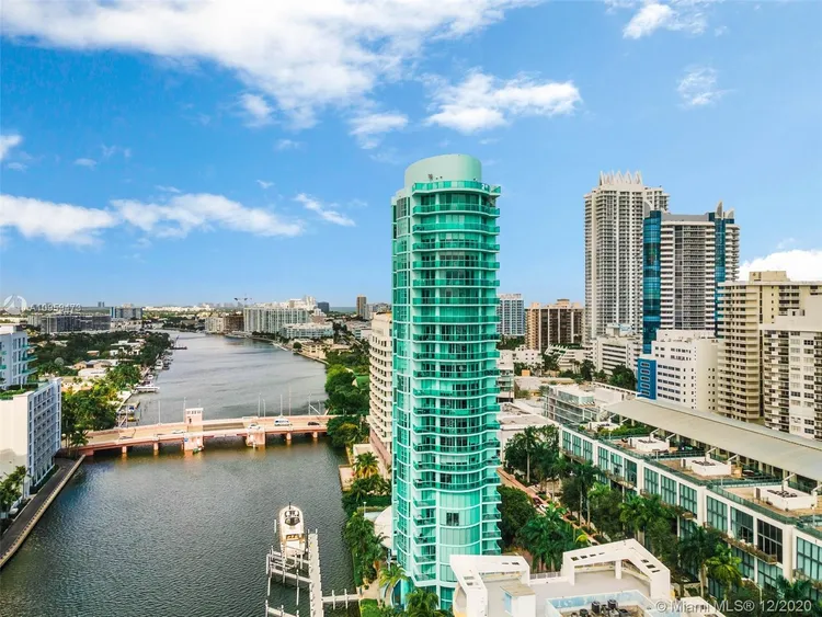 6000 INDIAN CREEK #21C image #40