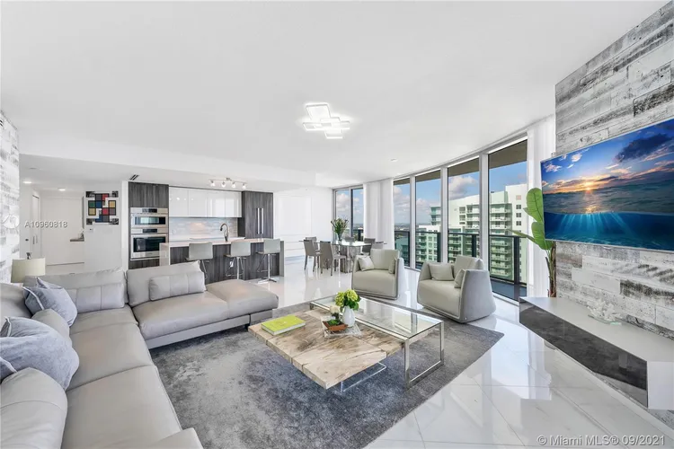 Aria on the Bay #5015 image #11