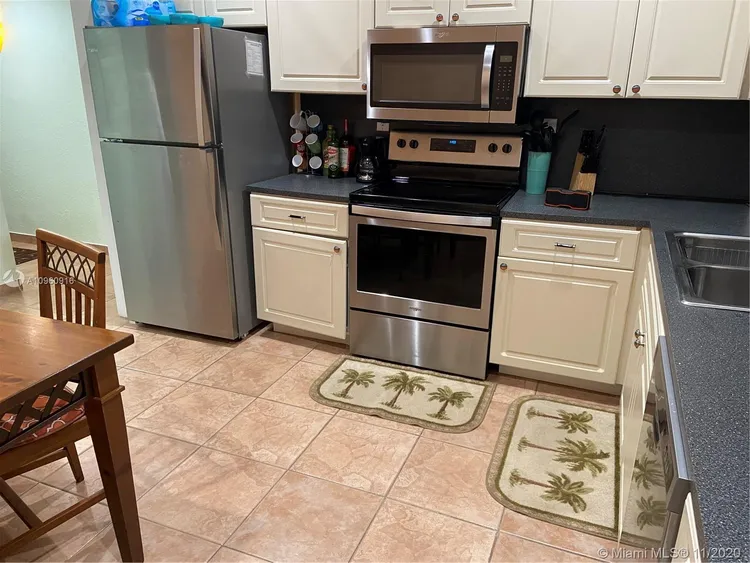 Sea Air Towers #L3 image #16