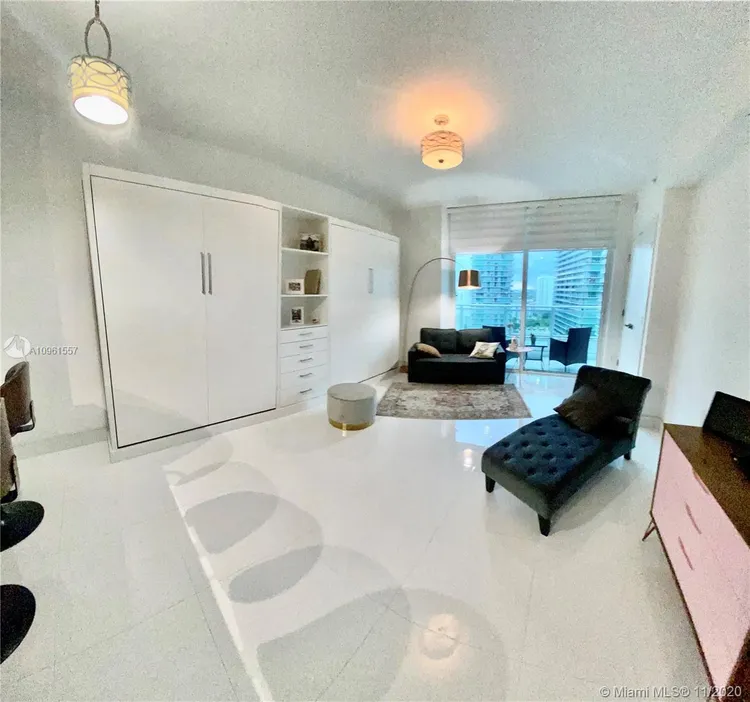 The Bond #1805 image #10