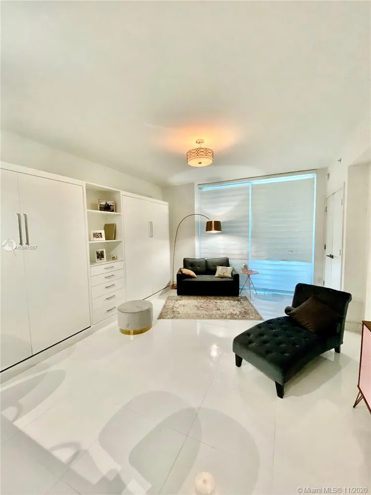 The Bond #1805 image #13