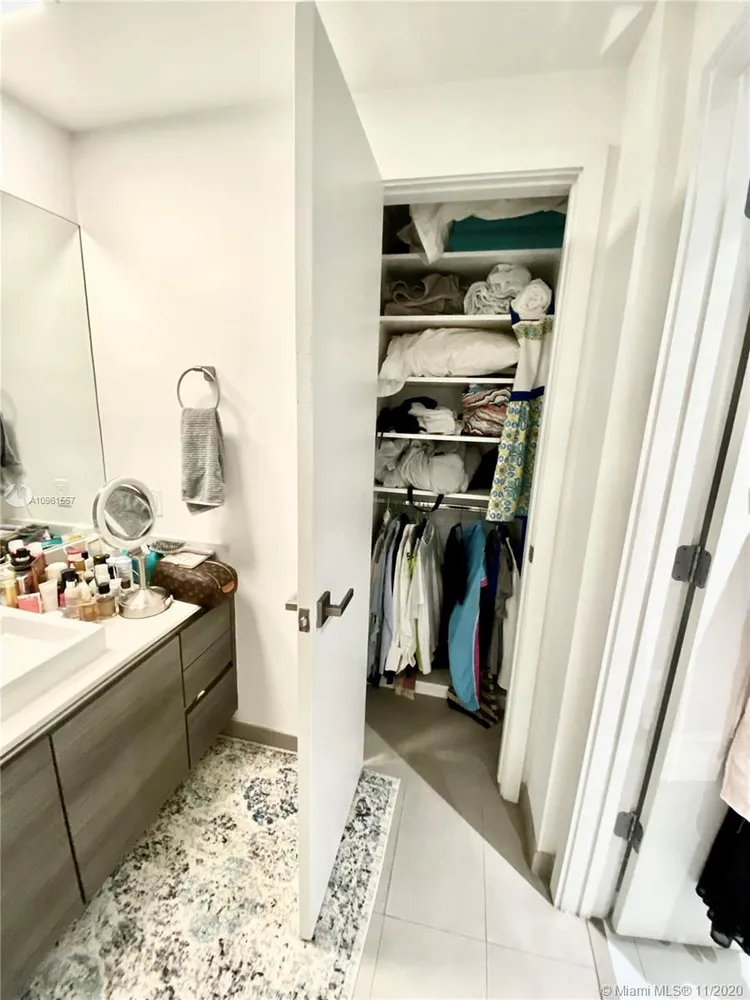 The Bond #1805 image #14