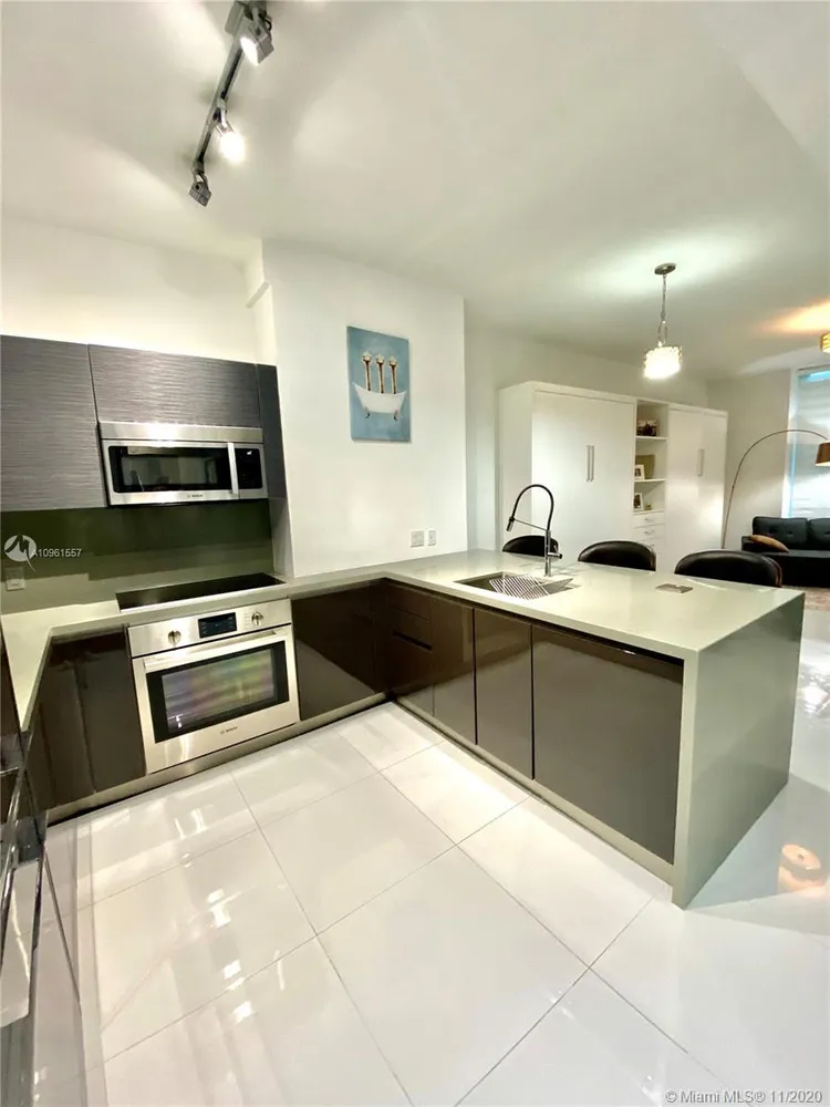 The Bond #1805 image #17