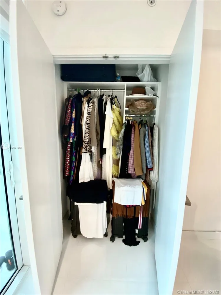 The Bond #1805 image #6