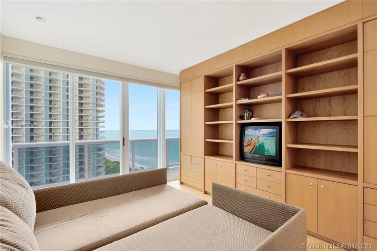 Majestic Tower #PH202 image #25