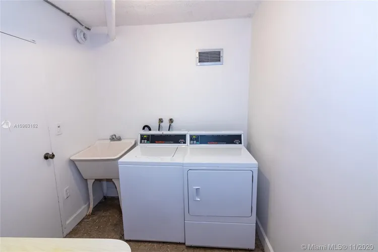 Royal Embassy #9K image #22