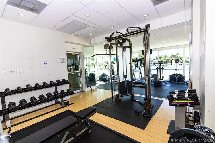 Royal Embassy #9K image #25