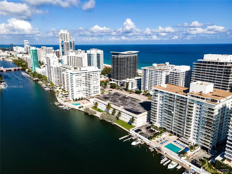 Royal Embassy #9K image #27