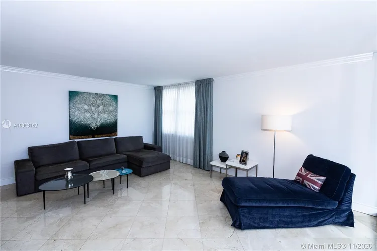 Royal Embassy #9K image #9