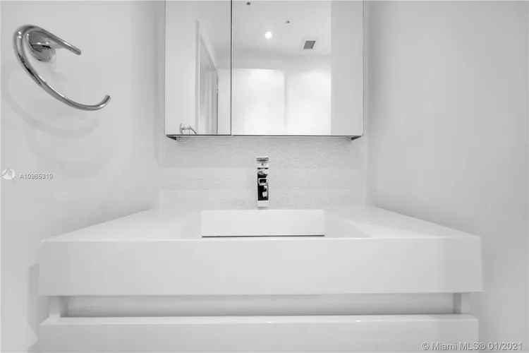 The Plaza of Bal Harbour #422 image #10