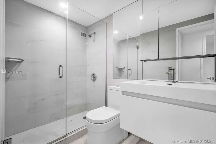 The Plaza of Bal Harbour #422 image #12