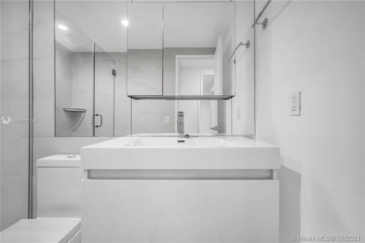 The Plaza of Bal Harbour #422 image #13