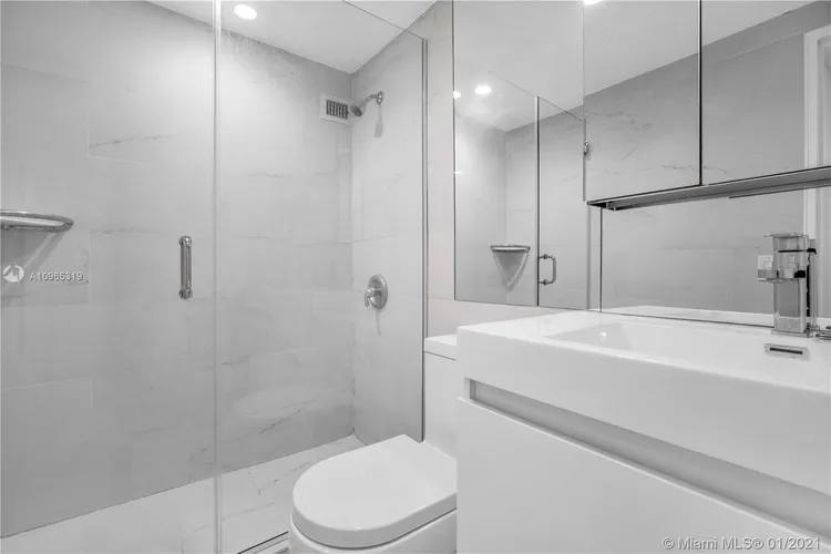 The Plaza of Bal Harbour #422 image #14