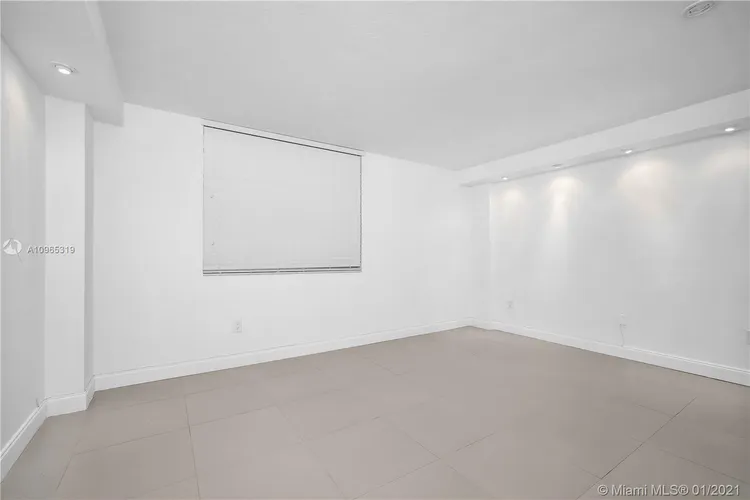 The Plaza of Bal Harbour #422 image #16